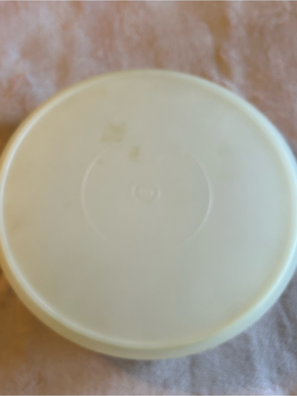 Tupperware vintage round pie cupcake cookie keeper carrier w/ snap lid USA made